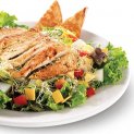 Ensalada del chef con pechuga marinada